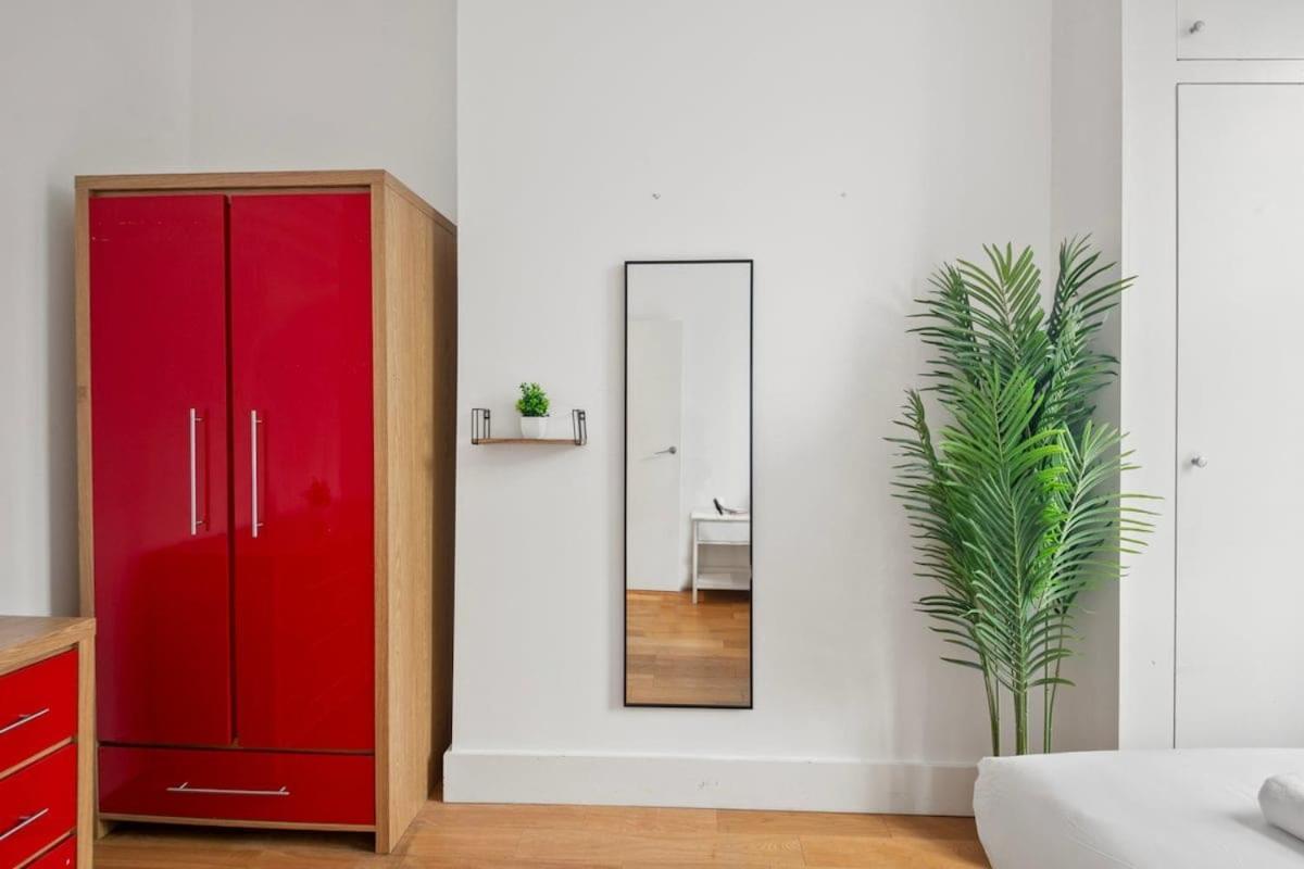 Sg, Cosy In Paddington London